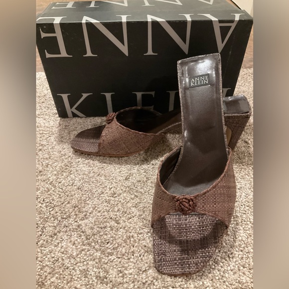 Anne Klein Shoes - Anne Klein Cosmo Raffia Sandal Size 10M